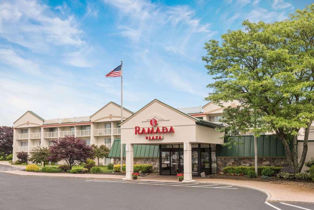 Ramada Plaza By Wyndham Portland Hotel Екстериор снимка