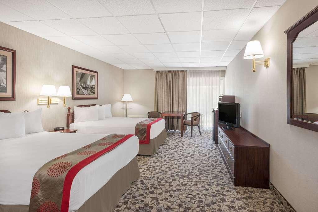 Ramada Plaza By Wyndham Portland Hotel Екстериор снимка