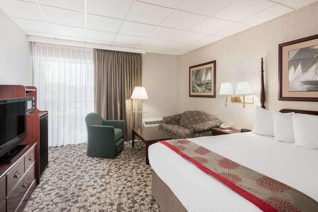 Ramada Plaza By Wyndham Portland Hotel Екстериор снимка