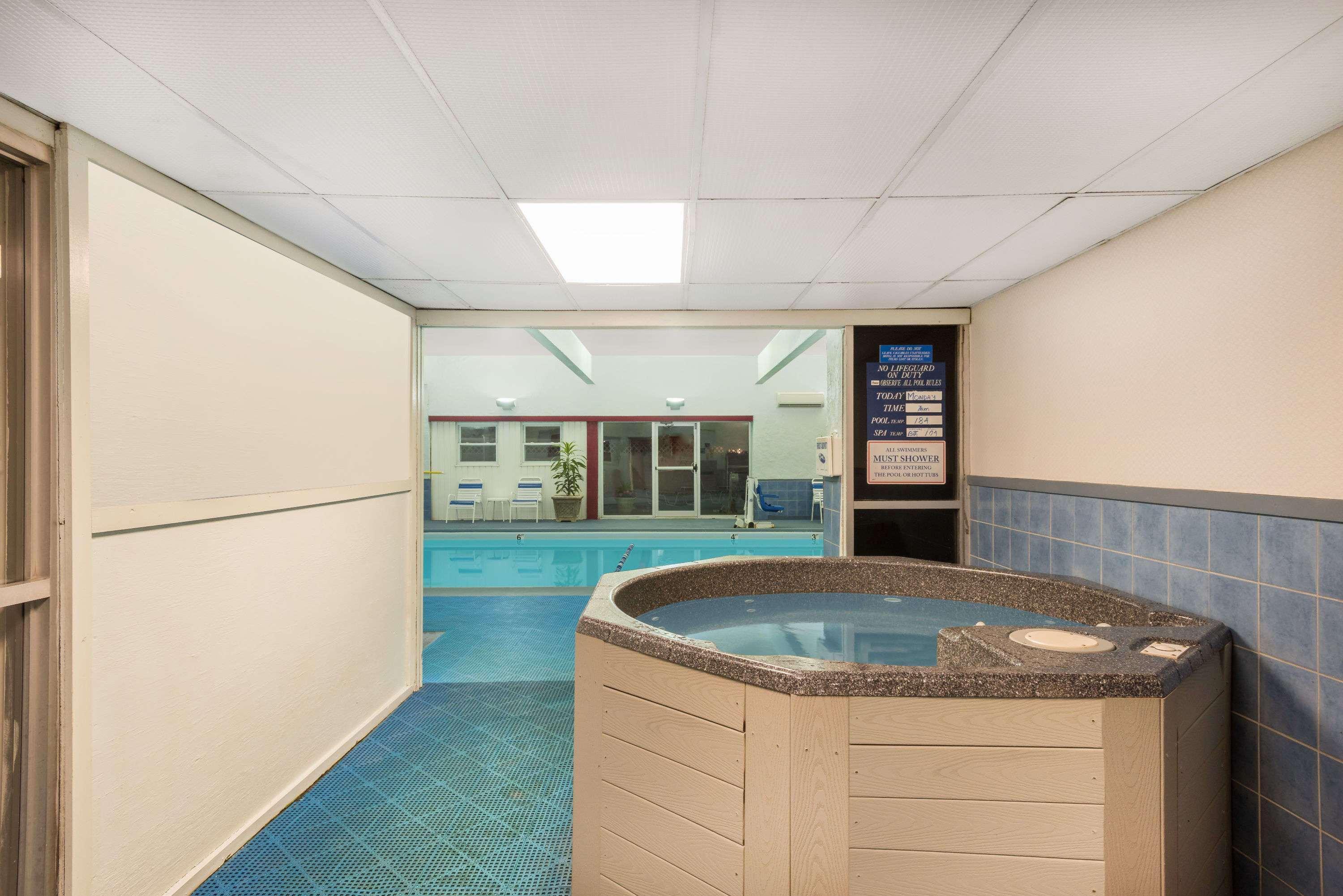 Ramada Plaza By Wyndham Portland Hotel Екстериор снимка