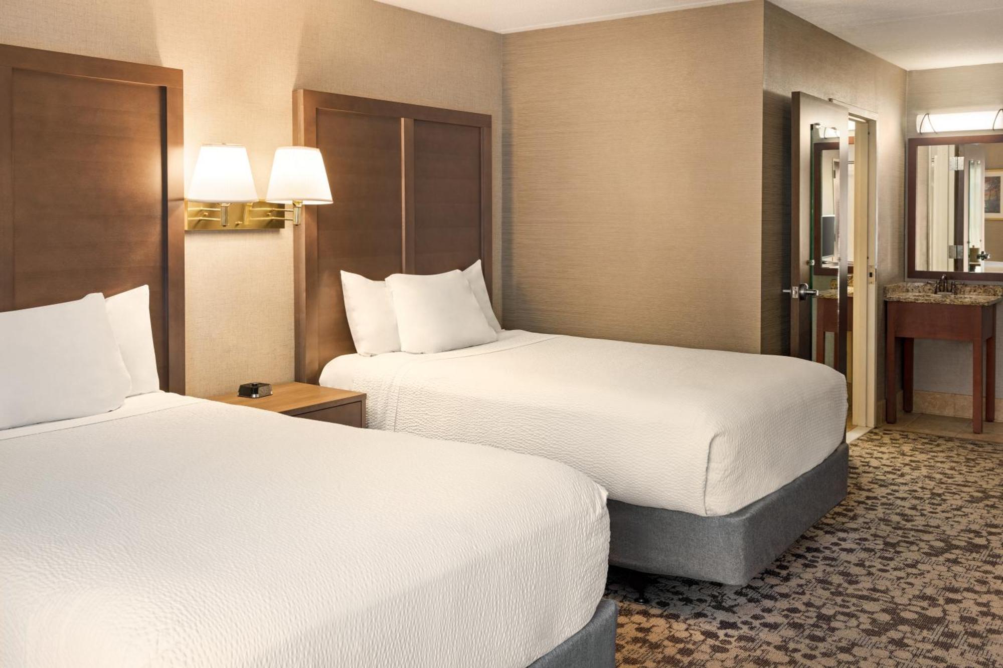 Ramada Plaza By Wyndham Portland Hotel Екстериор снимка