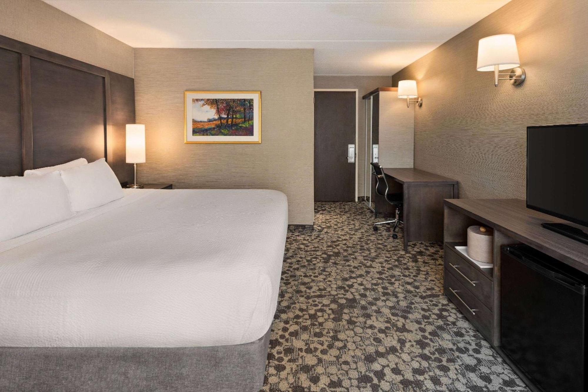 Ramada Plaza By Wyndham Portland Hotel Екстериор снимка