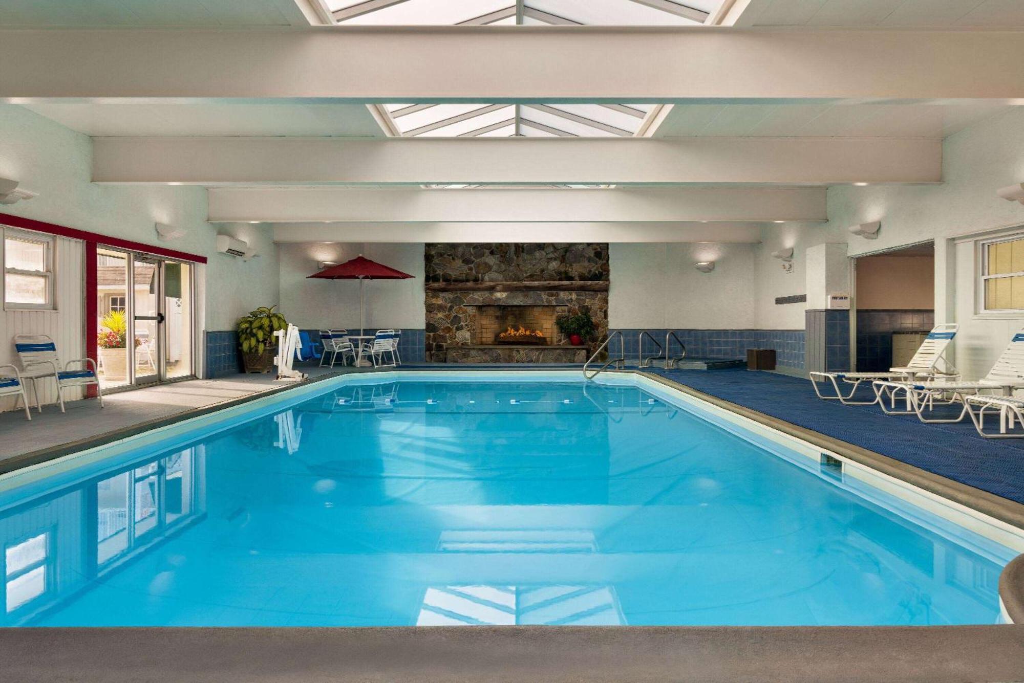 Ramada Plaza By Wyndham Portland Hotel Екстериор снимка