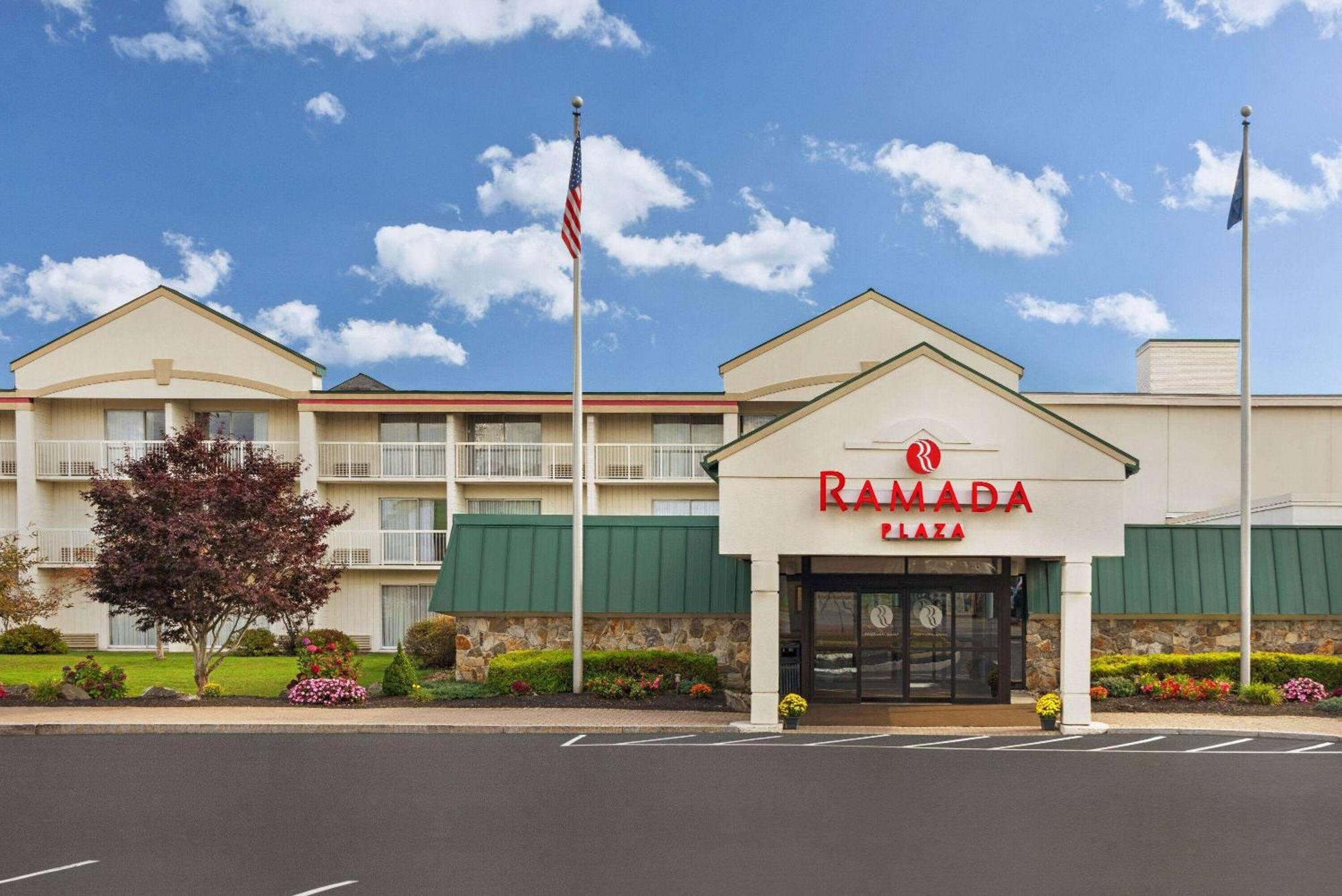 Ramada Plaza By Wyndham Portland Hotel Екстериор снимка