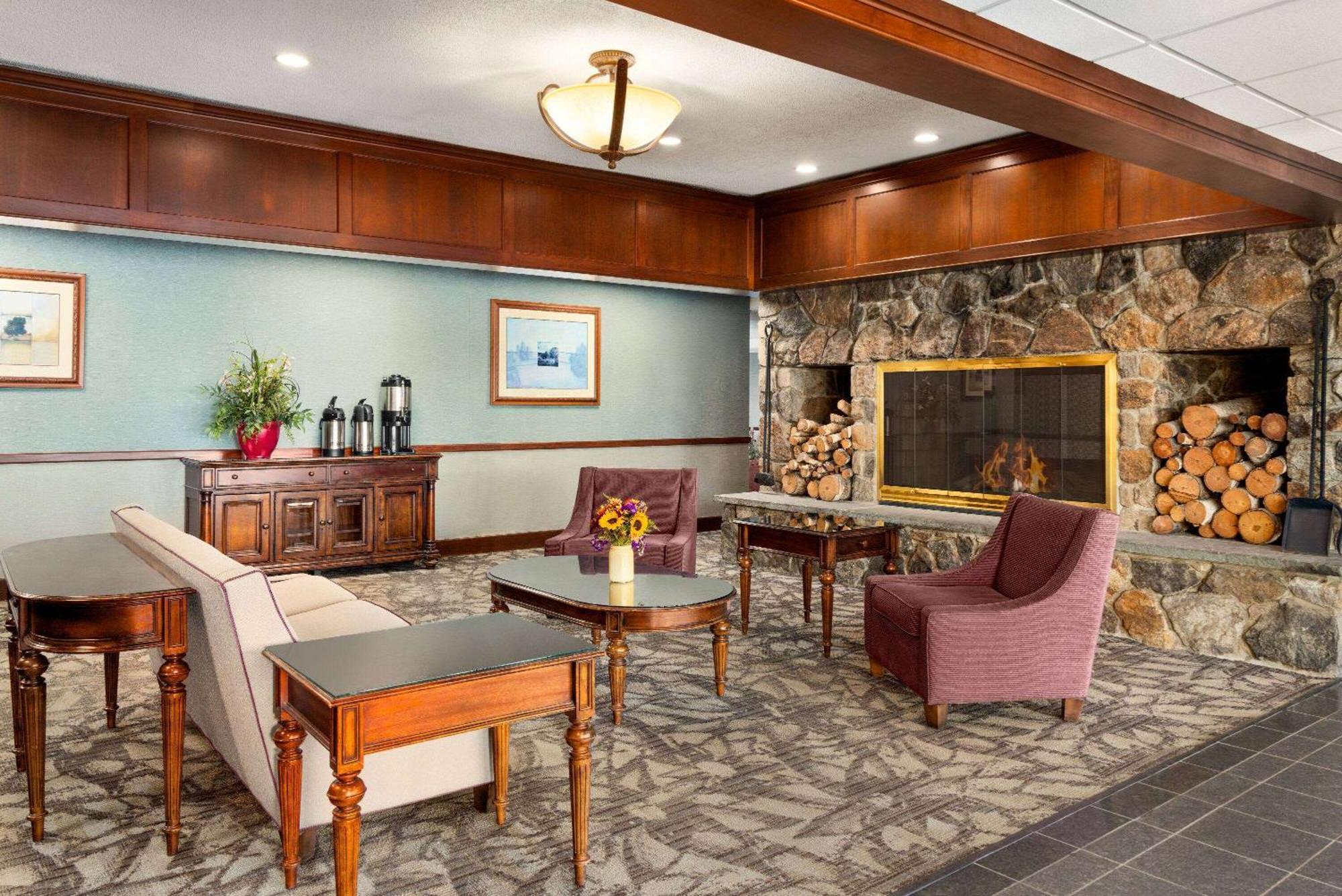 Ramada Plaza By Wyndham Portland Hotel Екстериор снимка