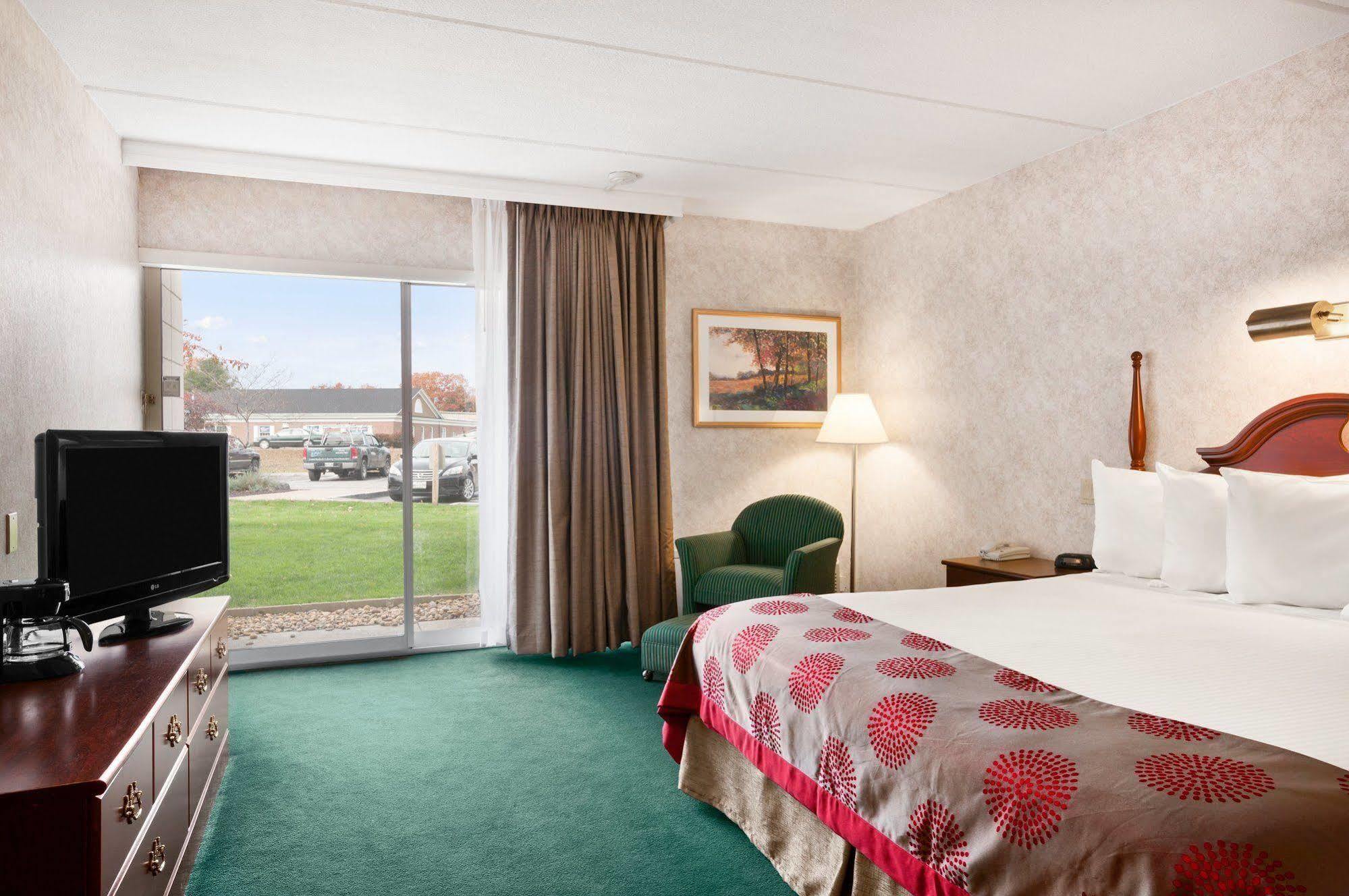 Ramada Plaza By Wyndham Portland Hotel Екстериор снимка