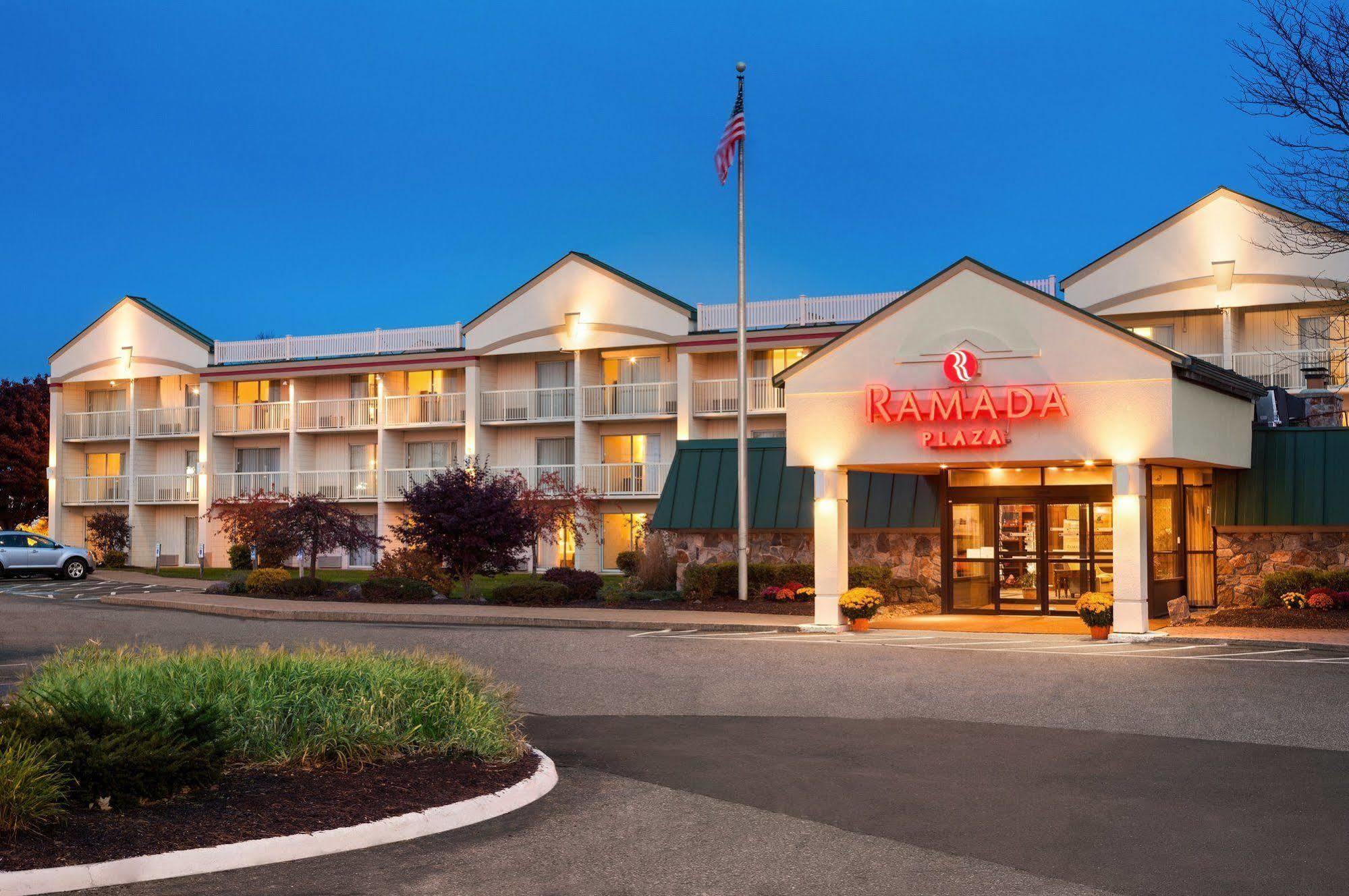 Ramada Plaza By Wyndham Portland Hotel Екстериор снимка