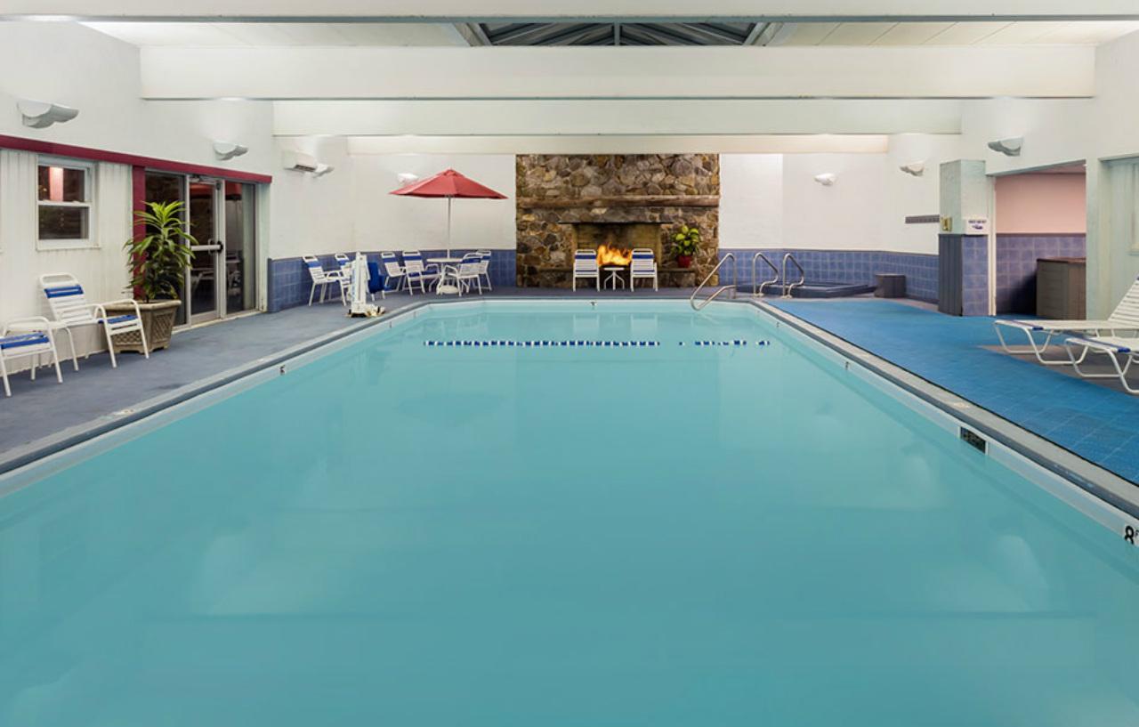 Ramada Plaza By Wyndham Portland Hotel Екстериор снимка